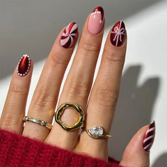 Cyflymder 24Pcs Short Round Head Fake Nails Snowfield Santa Claus Design Press on False Nails Snowman Bow Detachable Full Cover Nails Tips