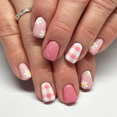 Cyflymder  24Pcs Short Square Head Press on Fake Nails White Daisy Detachable False Nails Pink Smudge Grid Design Full Cover Nails Tips Art